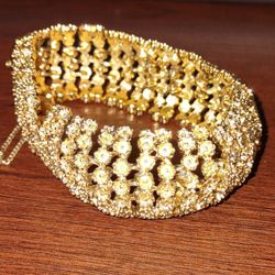 Vintage Monet Gold Wide Statement Bracelet Gold textured finish: 7 1/2” in length. Snap lock clasp and safety chain. ▫️