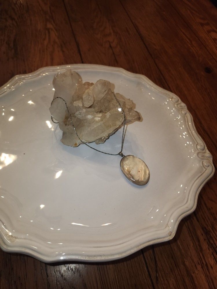 Beautiful Mother of Pearl Necklace 