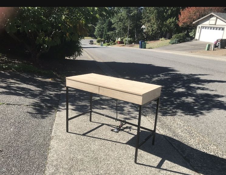 Ikea type Computer Laptop Table Desk like Like New 42” By 20” by 30” High