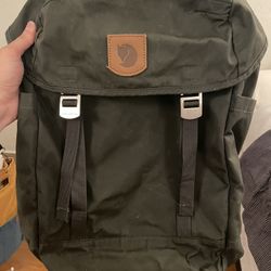 Fjallraven greenland top deep forest deals