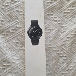 Samsung Galaxy Watch 4 Use But  watch is In Great Condition has Screen Protector always