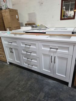 White 72"  Double Sink Bathroom Vanity with Quartz Top
