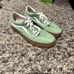 Vans Men’s Old Skool Gum Basil/True White Sneakers ( Tomball area )