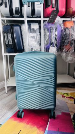 NEW 20” Carry-On Hardshell Luggage – Gorgeous Teal/Aqua – TSA Lock – $30 📍 Pickup: S. Durango & 215, near IKEA Brand new 20-inch carry-on luggage i