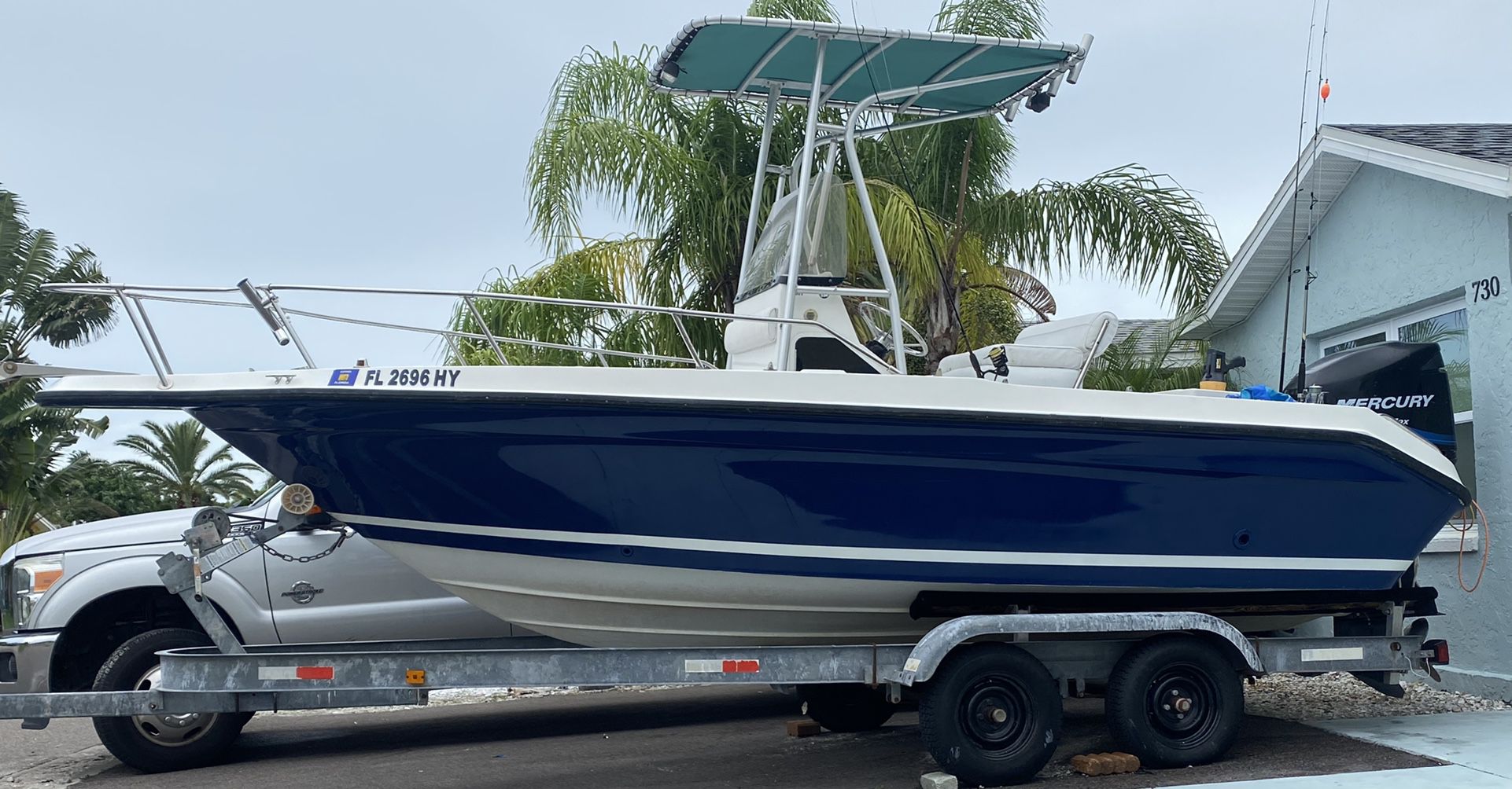 Sea ray 20ft with fuel injector 200 Mercury Optimax, just serviced 40 days ago, everything works and runs good , you can bring a mechanic To Check