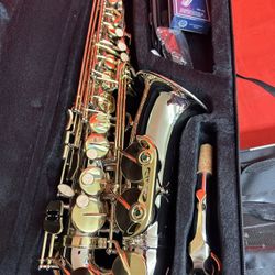 Nice Silver and Gold Alto Saxophone with New Box of Reeds $380 Firm