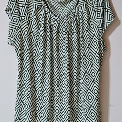 2X Worthington Black,Green & White Geometric Blouse