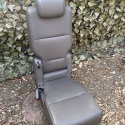 Jump seat Honda odyssey 2014