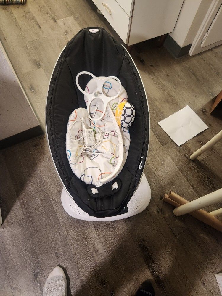 4 Moms Baby Swing