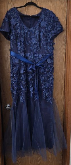 Women's Long 58" Dress Size 16 Like New Condition