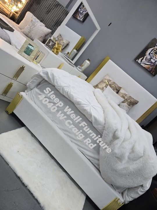 ✨️ Queen King Bed Frame ✨️ Furniture Sectionals Bedrooms Dining Avail