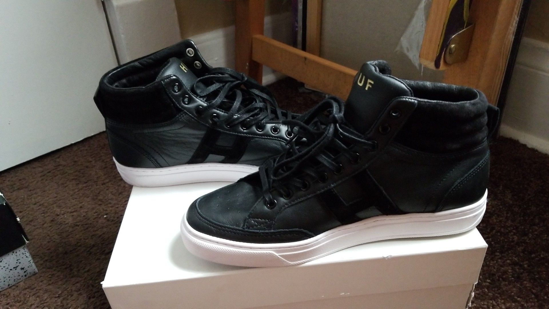 HUF brand shoes men size 8.5
