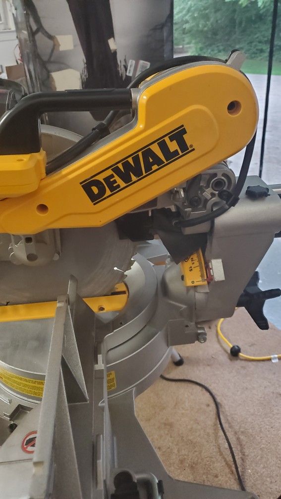 Dewalt 12" 15amp duel bevel sliding saw