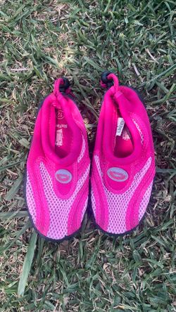 Size 12 girls water shoes