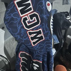 BAPE HOODIE 150$ IM TRYNA BUY GROCERIES GET IT WHILE THE PRICE LOW!