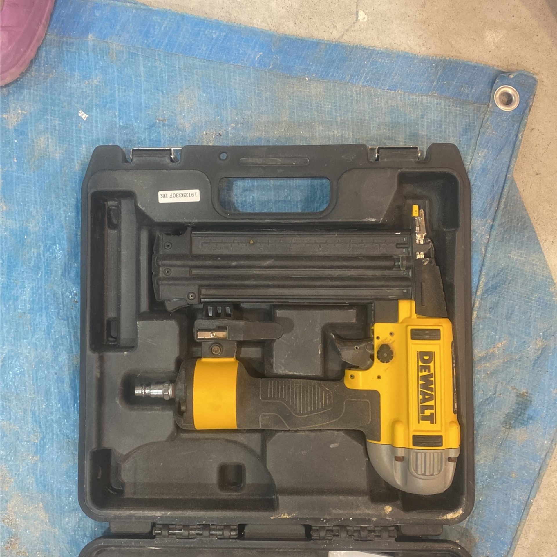 Pneumatic 18 Gauge Nailer