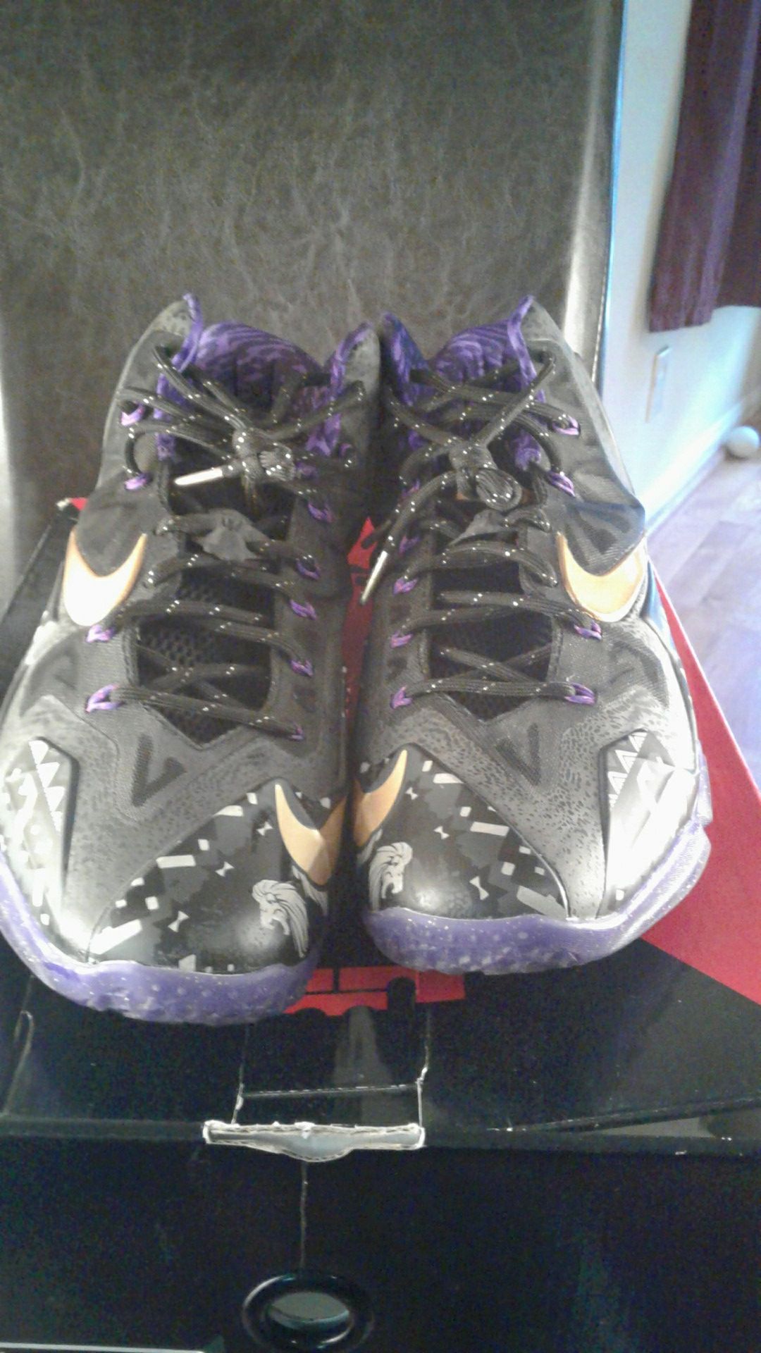 Lebron XI-BHM 11.5 Condition 9.9/10 Only worn once