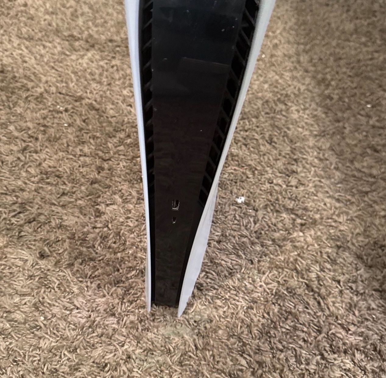 PS5 Digital Edition, 2 Controllers, Chairging Dock
