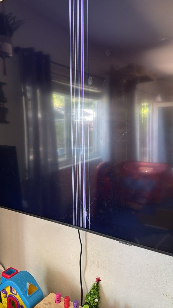 Free Broken Samsung TV 75" Comes As It Is