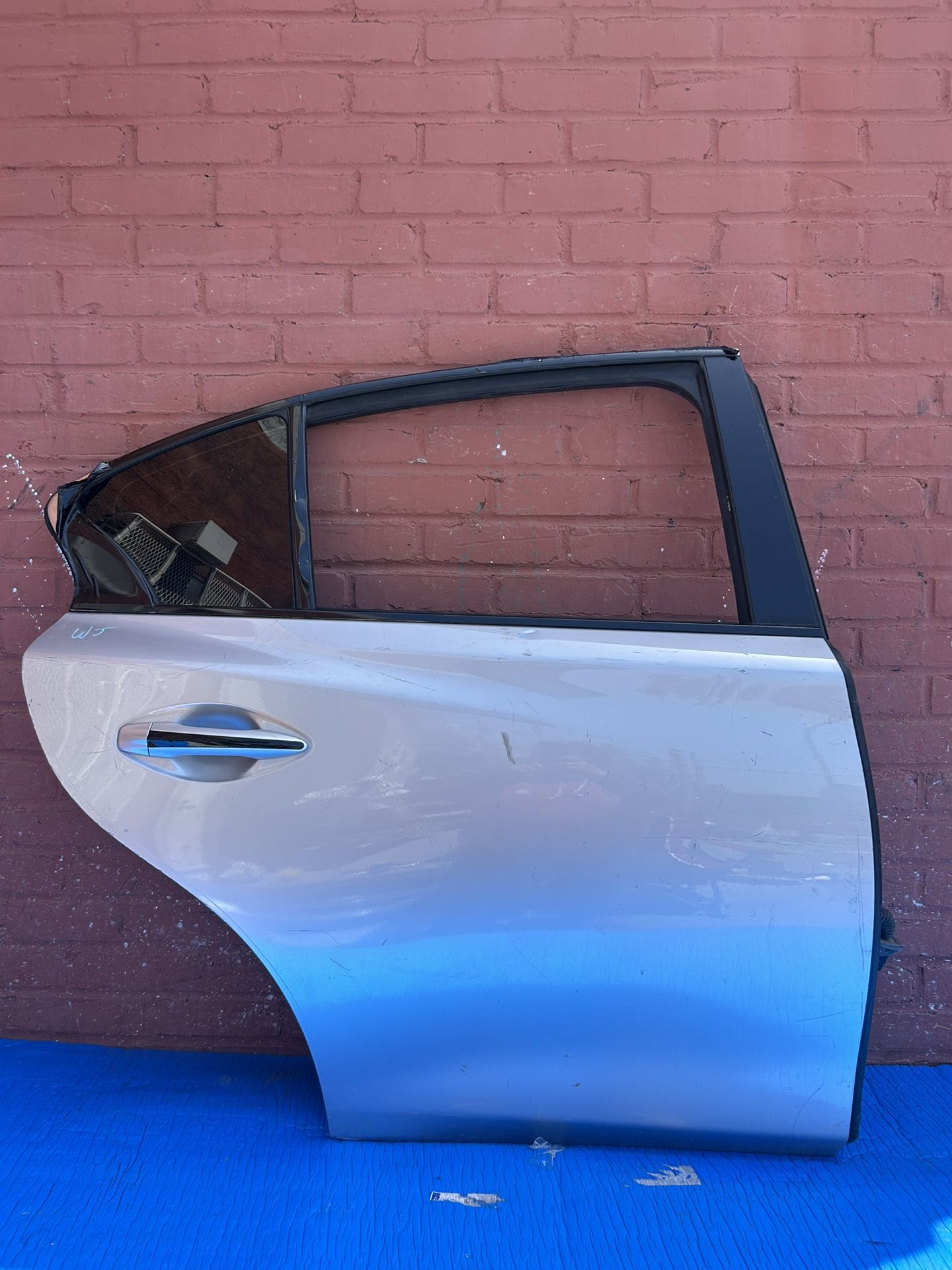 2014-2022 INFINITI Q50 REAR DOOR RIGHT SIDE OEM