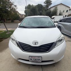 2012 Toyota Sienna