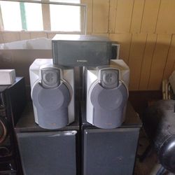 Iowa Speakers In Good Condition With A Pioneer Tweeter