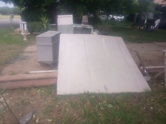 Truck bed cover