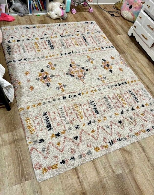 avoid run Persian-Style Rug - Classy Interior Accent