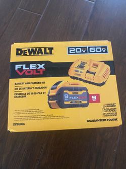 Dewalt 20V/60V MAX FLEXVOLT 9.0Ah Battery and Rapid Charger Starter Kit
