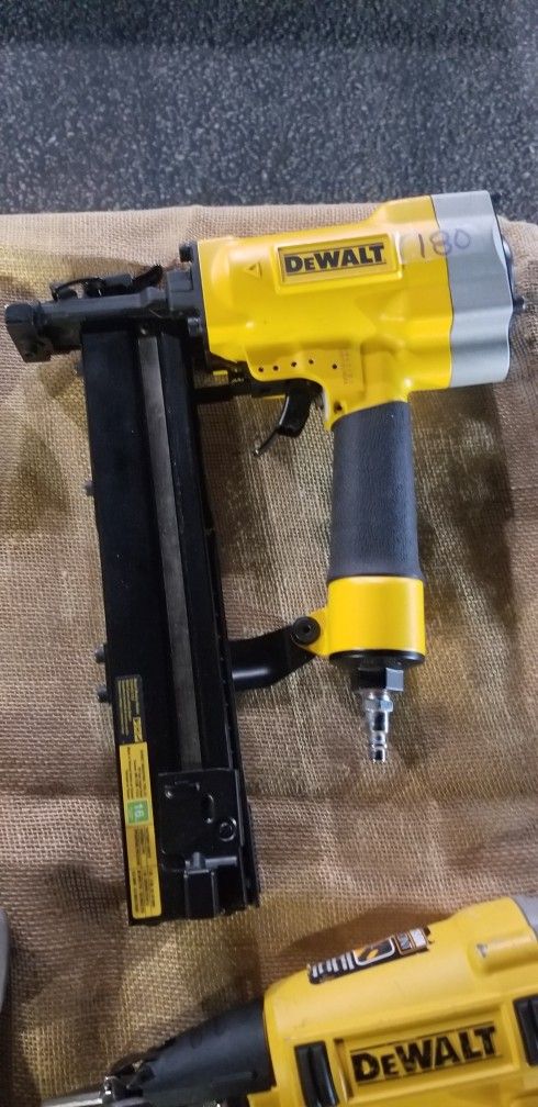Dewalt 16ga wide crown stapler