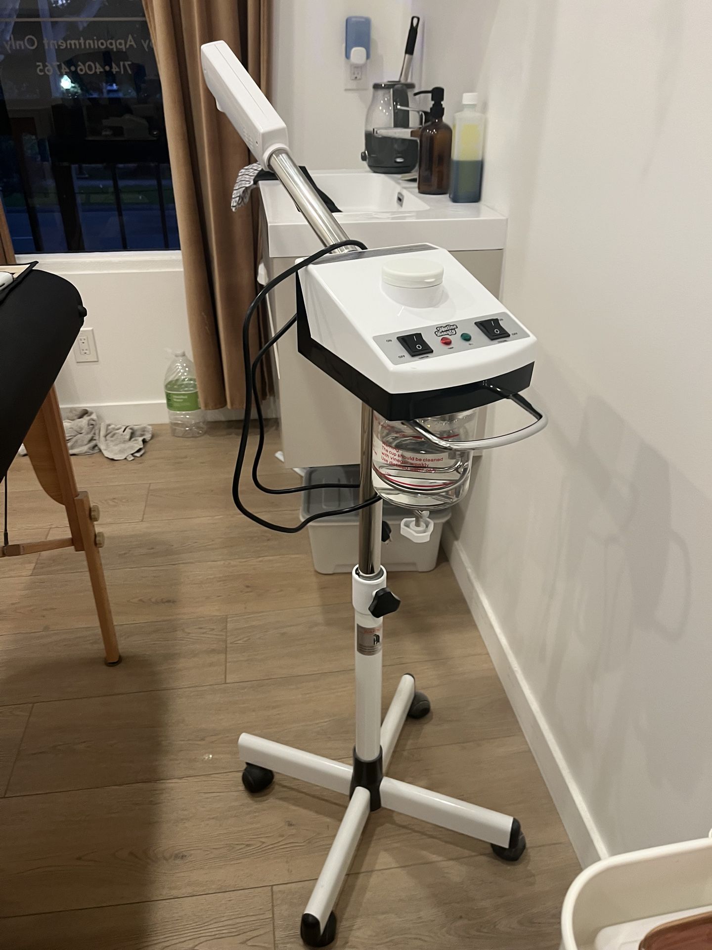Hotline Beauty Facial steamer