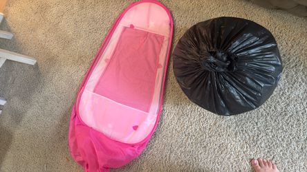 Girls princess to ball pin tent - balls included