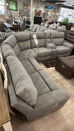 6Pc Power Reclining Sectional With Adjustable Headrests