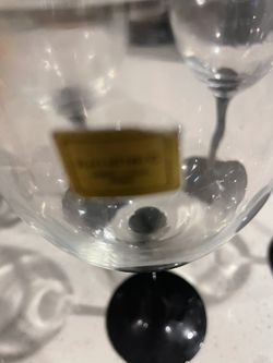 Luminarc wine glasses new 4 pieces