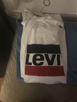 levi shirts