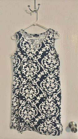 Woman dress size small color blue navy and white