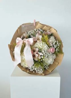 Garden bouquet roses