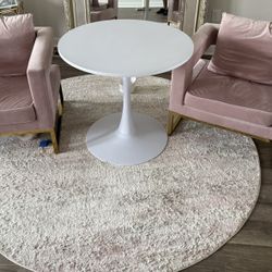 💖 Modern Accent Chair & Table Set + Rug $100 (Cash Only)