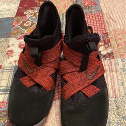 Nike Size6 Half Youth 35 Dollars