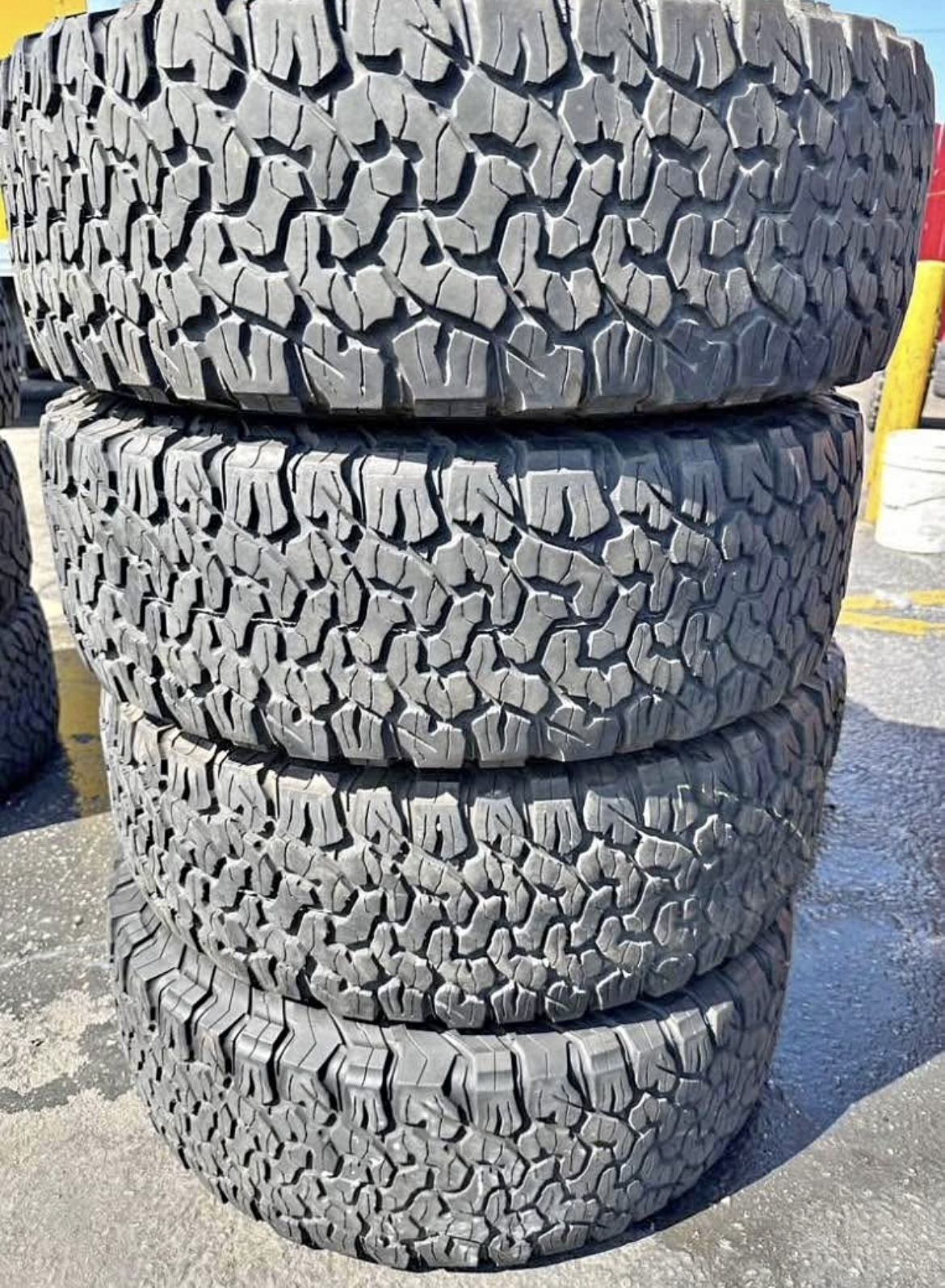 265/70/16 Bfgoodrich vendo un set de llantas usadas excelente condiciones de vida las 4 ✅🤩I am selling a set of used tires, all 4 in excellent living