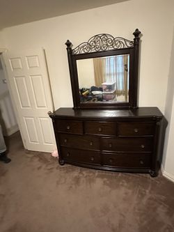 Liberty Furniture Arbor Place 8-Drawer Dresser with Landscape Mirror