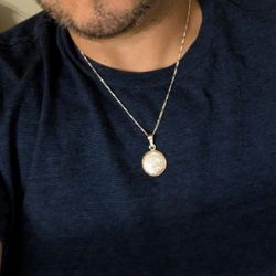 925 Sterling Silver Diamond Cut Aztec Mayan Calendar and 2 mm  20" Fígaro Chain