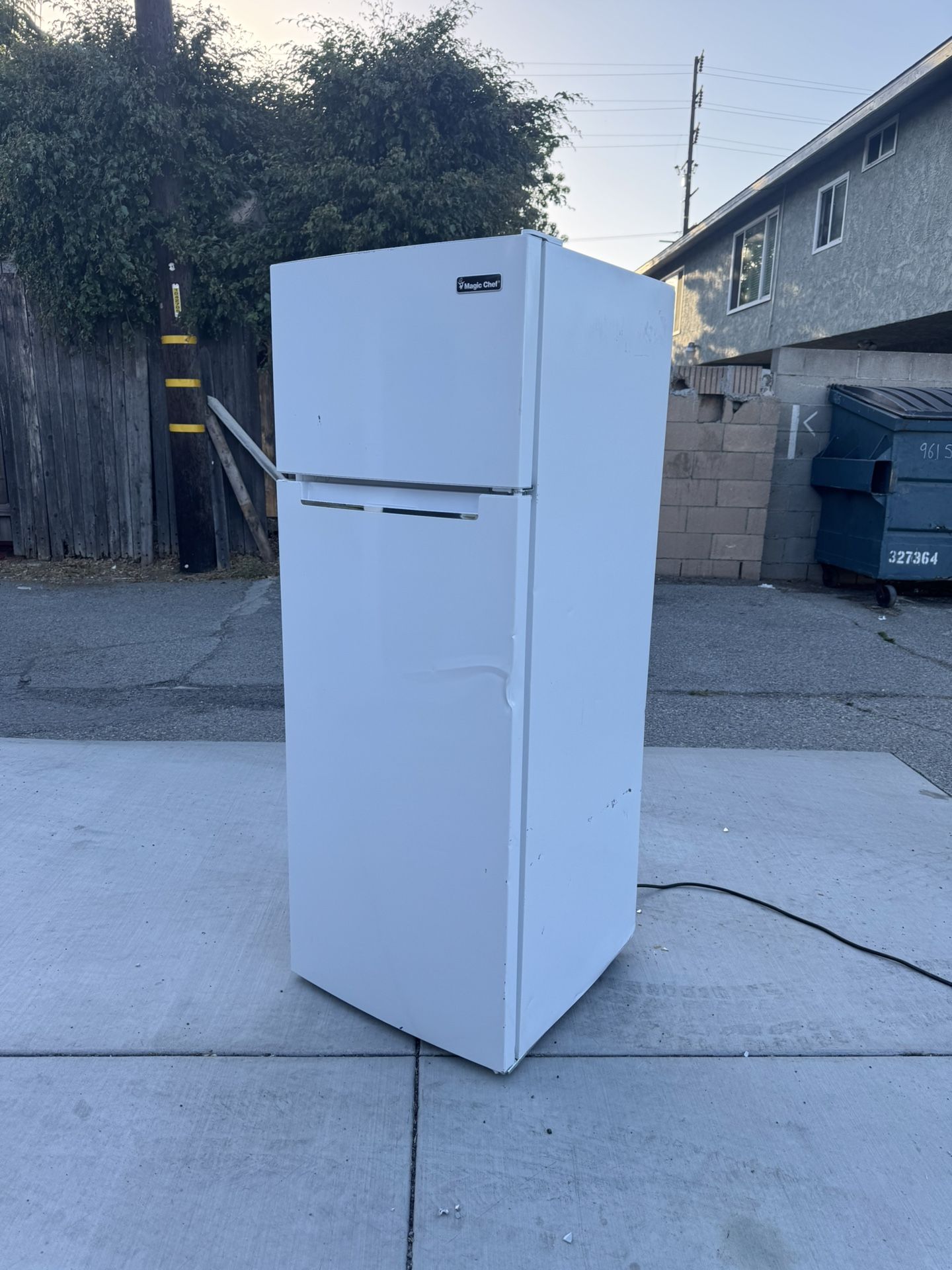 Refrigerator 