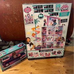 NEW**LOL Surprise House, Car And Dolls