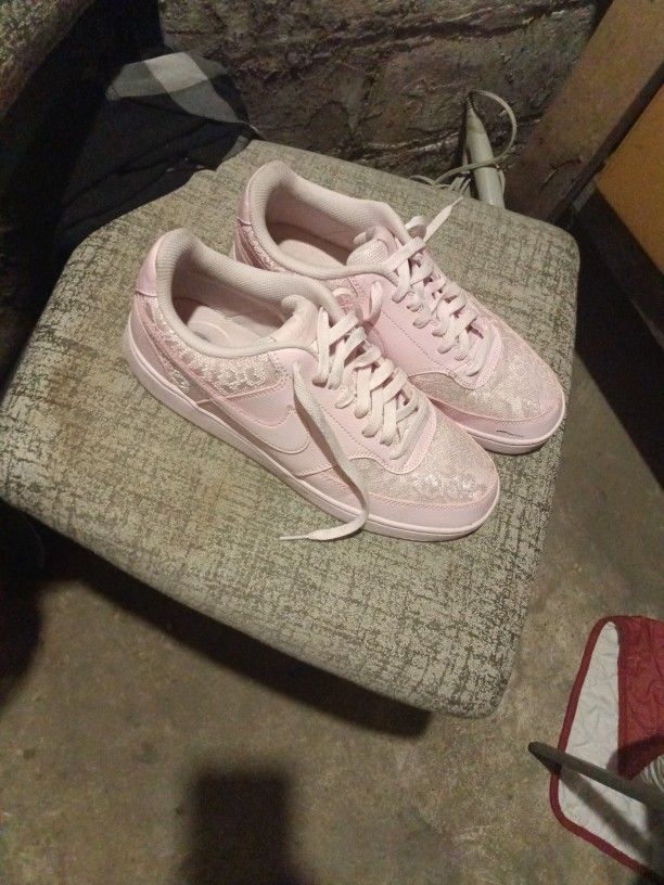 Nike Tennis Shoes Women