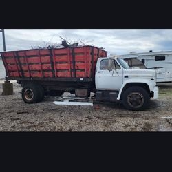 1984 F6000 dump truck / sissor truck , 3 stage double piston dump also sissors 12 foot strait up ( old roofing truck ) needs good ol tlc will start if
