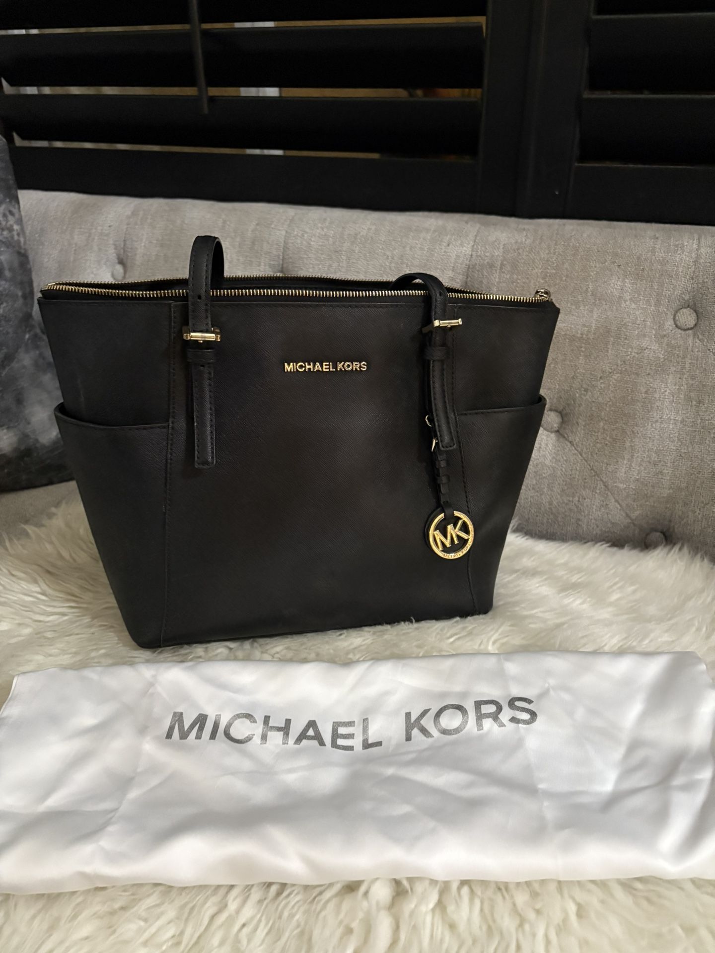 Michael Kors Purse ๐
