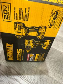 20-Volt MAX Lithium-Ion Cordless Combo Kit (2-Tool) with (2) 2.0Ah Batteries, Charger and Bag