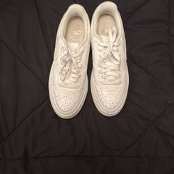 Nikes womens size nine white