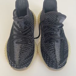 Unisex Yeezy Women’s SZ 5-Excellent Condition 